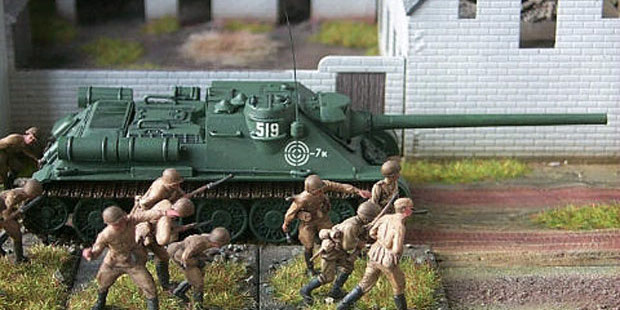 Sowjetisches Sturmgeschütz SU-100, 1:72 AER Moldava.