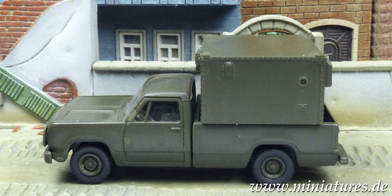 Lkw, 1¼-ton, 4×4, Dodge M880 mit Funkkabine S-250, 1:87 H0 ROCO 359.