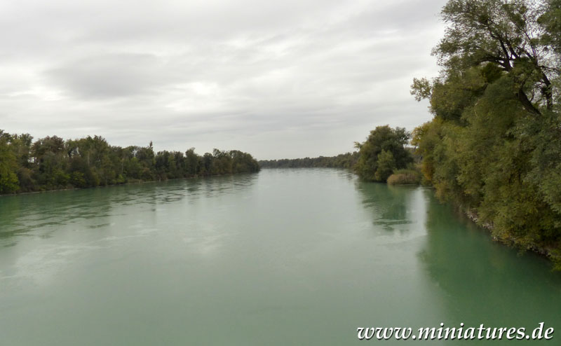 Innkilometer 61,1 an der Innbrücke zwischen Simbach am Inn und Braunau.