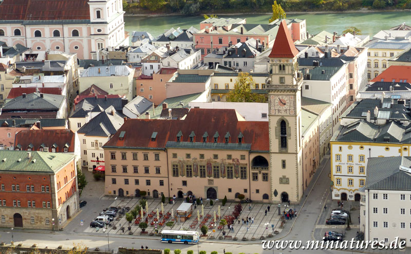 Altes Rathaus mit Ratskeller an der Donau in Passau.